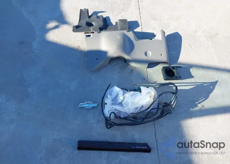 1999 Chevrolet Lumina z USA, uszkodzony, nr VIN 2G1WL52M1X9200098